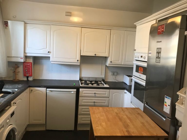 Single Room in flat share to rent in Royal Oak Maida Vale  Area in central London 