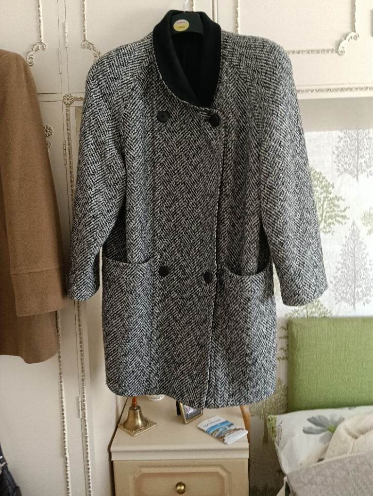 Stylish Women's Black & White Tweed Coat – Good Condition