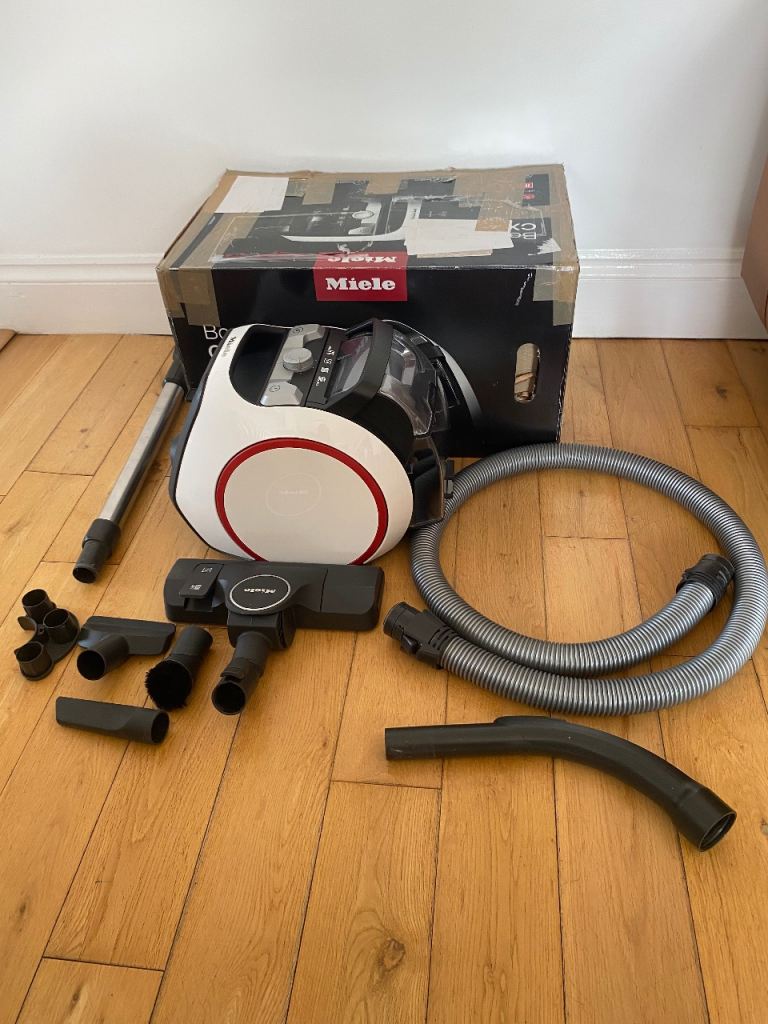Miele boost CX1, white. Collection off M1 junction 35