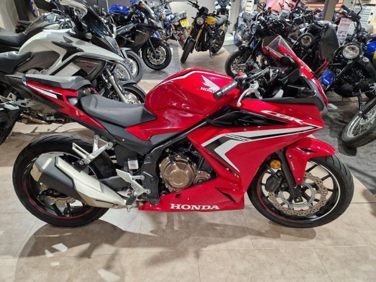 HONDA CBR 500R IN RED