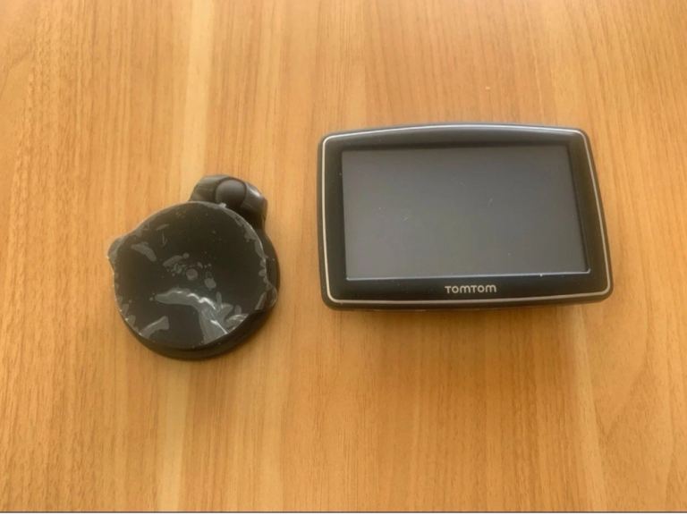 Tom Tom XL N14644 sat nav. Used. Unboxed Good Condition.