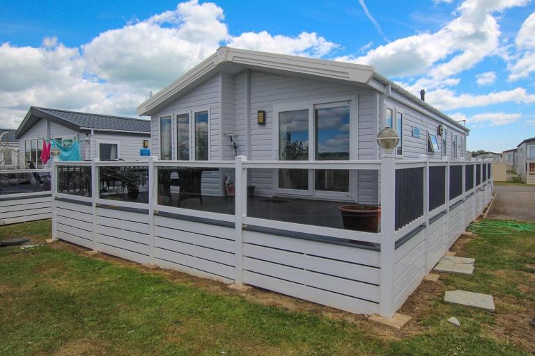 Willerby Cranbrook 2020 Lodge sited at New Beach, Dymchurch Kent. 50 week season