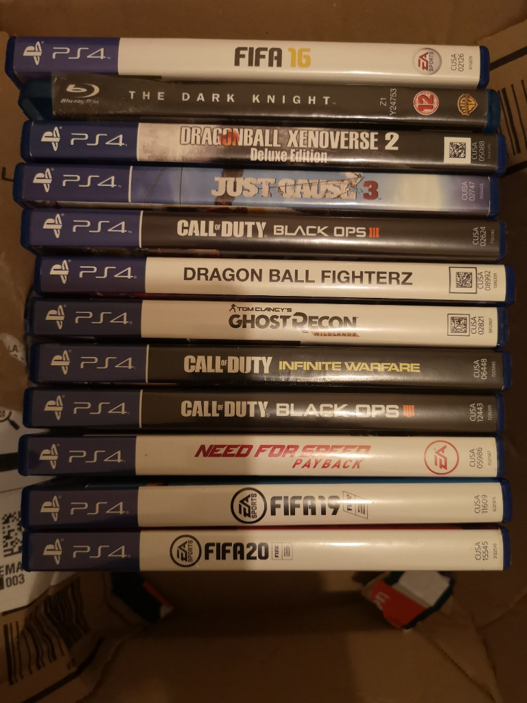 12 PS4 Games in cases excellent condition.