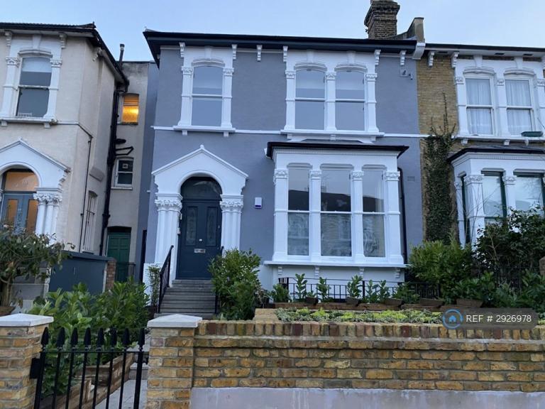 2 bedroom flat in Evering Road, London, E5 (2 bed) (#2926978)