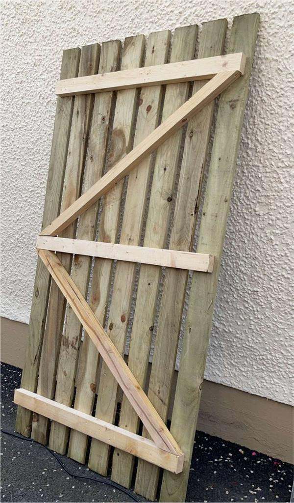 Timber Sarkin gate made to measure