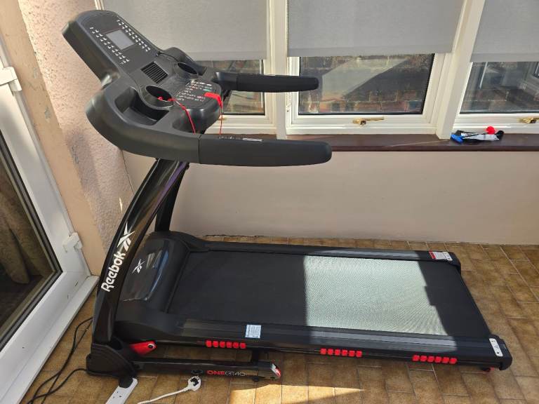 Reebok ONE GT40s treadmill