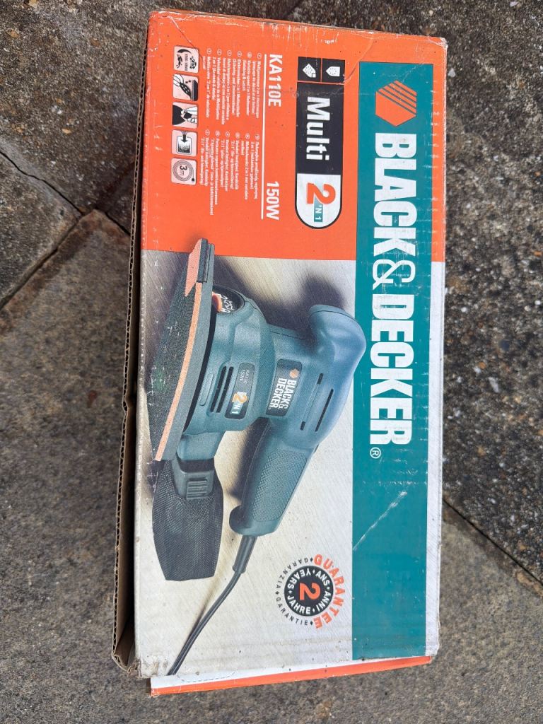 Black and Decker KA110E Sander