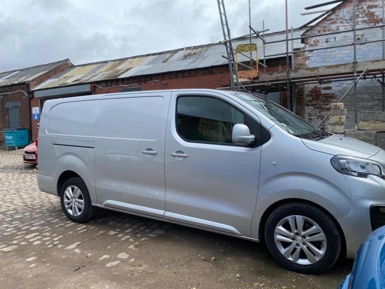 PEUGEOT EXPERT 2.0 BlueHDi 1400 Professional Plus Long Panel Van LWB Euro 6