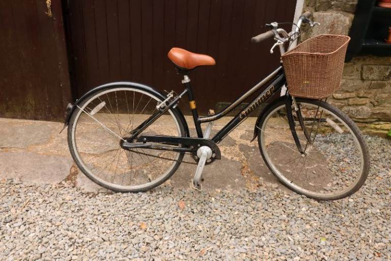Ladies Step through shopping bike