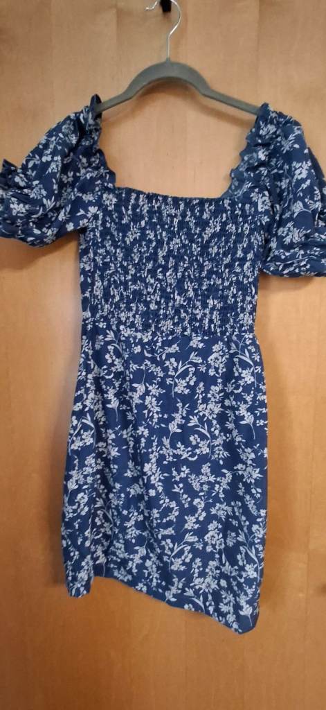 Women's Boohoo Blue Floral Dress - Size 8