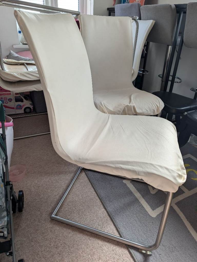 6x Dining room chairs and covers