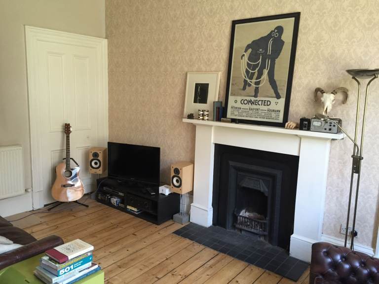 Room to let in nice flat in Woodlands