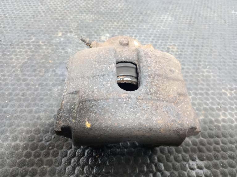 Bmw 3 Series Brake Caliper 1999-2006 3.0l M57d30o1 N/S Front Lh