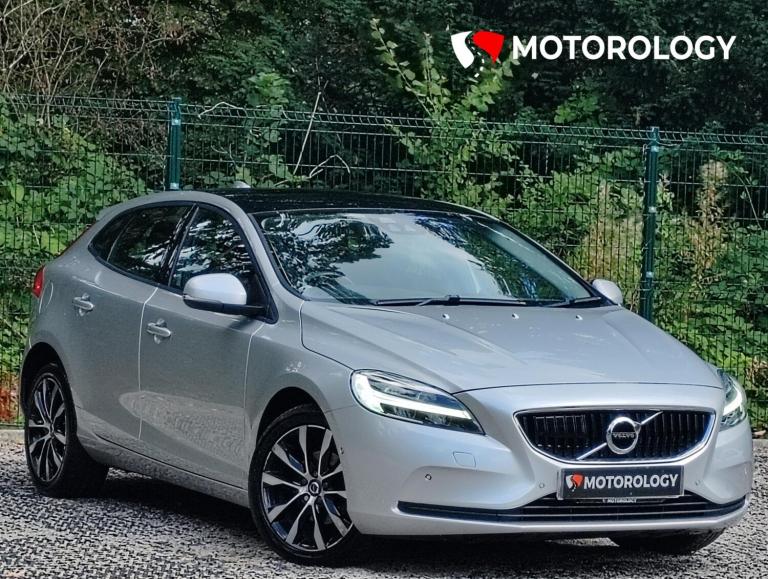 2019 Volvo V40 2.0 D2 Momentum Edition Hatchback 5dr Diesel Manual Euro 6 (s/s) (120 ps) Hatchbac...