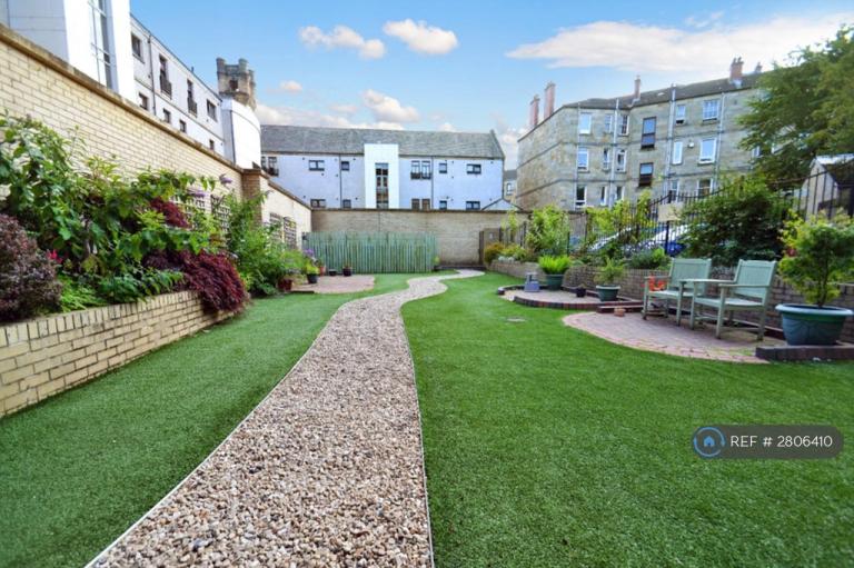 1 bedroom flat in Allison Street, Glasgow, G42 (1 bed) (#2806410)