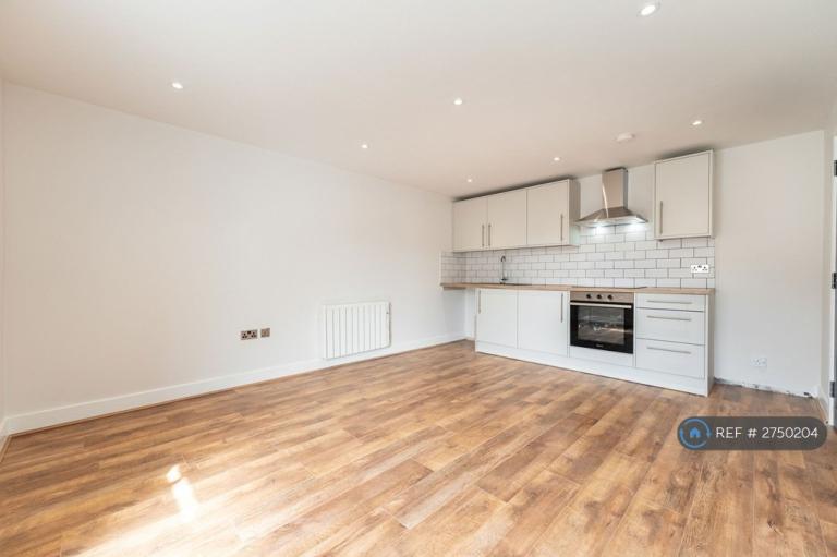 1 bedroom flat in Bank House, Walshaw, Bury, BL8 (1 bed) (#2750204)