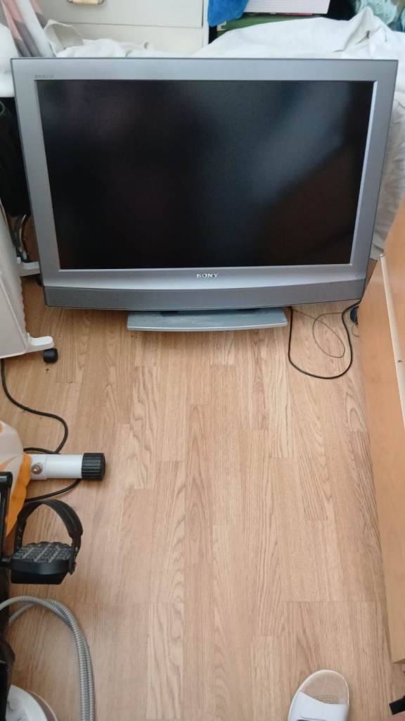 Tv for sale sony 31 inch 