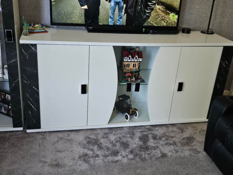 Living room units