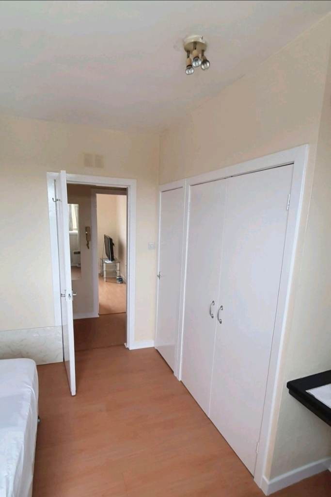 £540 Great Northern Road 1 bedroom flat close to Ari Uni and city 