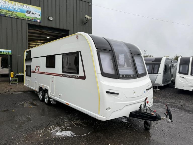 image for 2018 BAILEY UNICORN SEGOVIA - 6 BERTH CARAVAN 