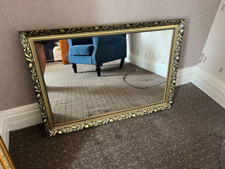 Decorative Gold Framed Mirror – Good Condition