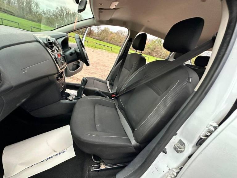 2017 Dacia Sandero 1.0 SCe Ambiance 5dr HATCHBACK PETROL Manual