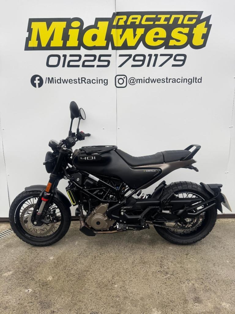 Husqvarna SVARTPILEN 401 2022, AKRAPOVIC