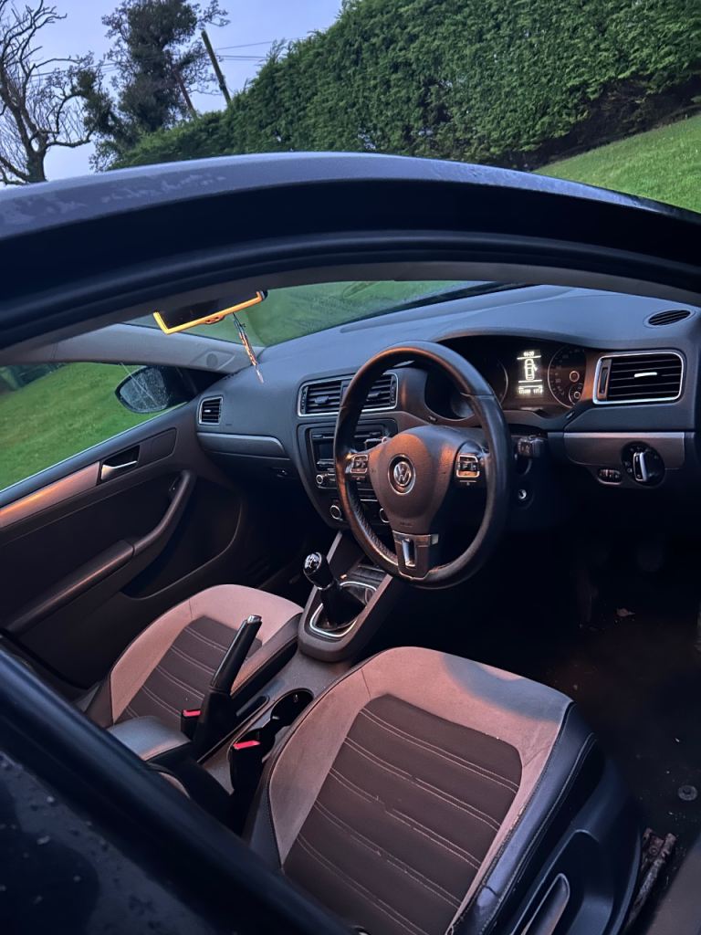 Volkswagen, JETTA, Saloon, 2012, Manual, 1968 (cc), 4 doors