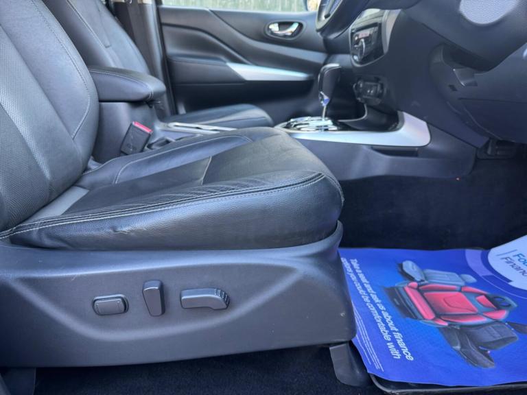  Nissan Navara 2.3 dCi Tekna Auto 4WD Euro 6 4dr Diesel Automatic