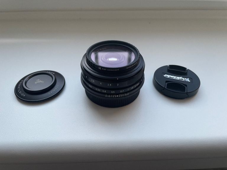 Voigtlander f/2 27mm Ultron Manual Focus Lens - Fuji X Fit