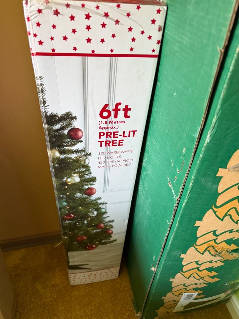 Festive Feeling 6ft Pre-Lit Christmas Tree - NEW
