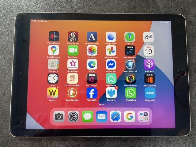Apple Ipad Air 2 64GB  in Excellent Condition Fully Working.