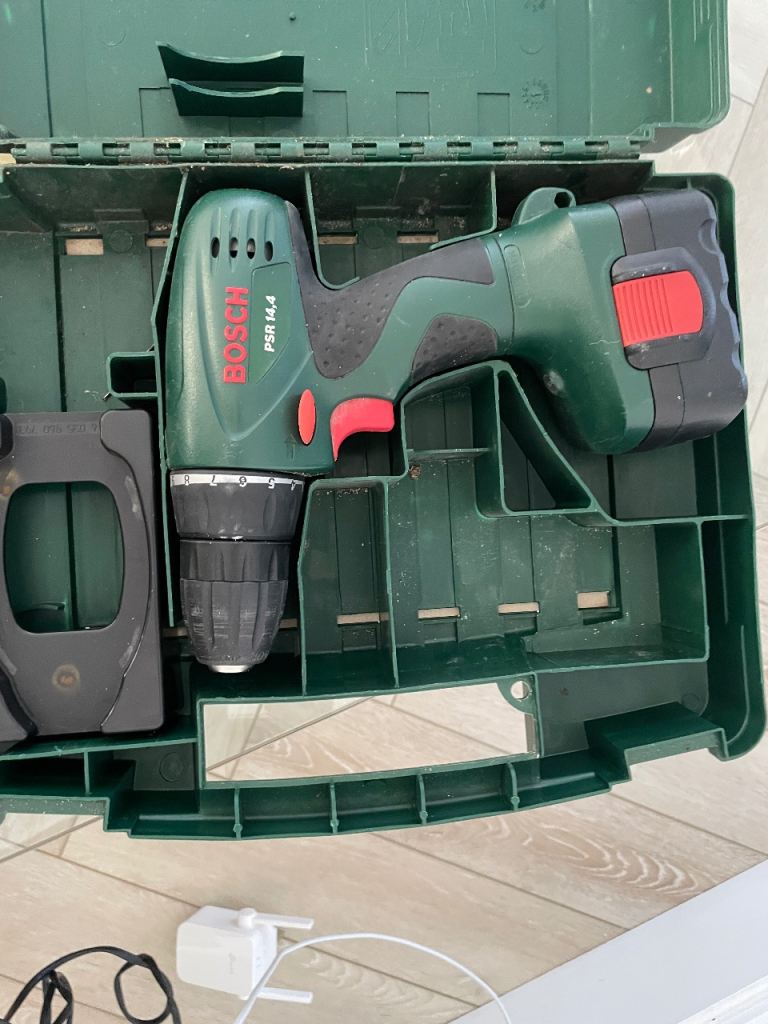 Bosch drill with 2 batteries & charger