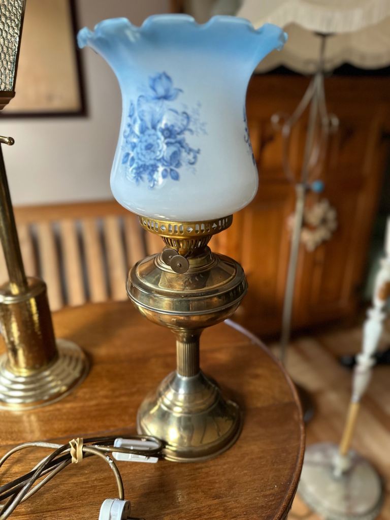 image for Retro vintage kind of oil lamp but electric 