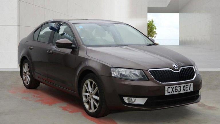 SKODA OCTAVIA 2.0 TDI Elegance Euro 5 (s/s) 5dr 2014