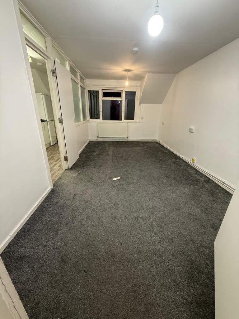 🏡 Spacious 2-Bedroom Flat to Rent – Thornton Heath CR7 | £1,600 PCM | Council Tax Included