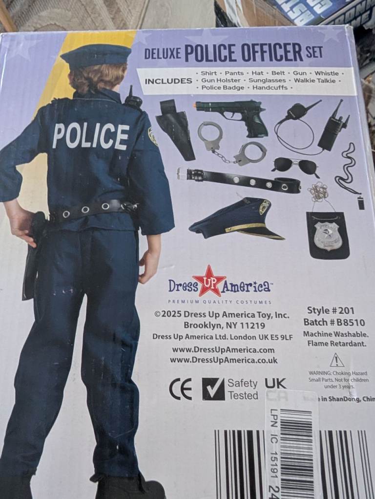 Dress Up America Deluxe Police Officer Set - Size M