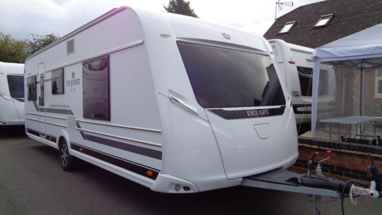 LMC 595 Vip Exquisit 4 BERTH,FIXED ISLAND BED WITH SEPARATE SHOWER CUBICLE. 2023