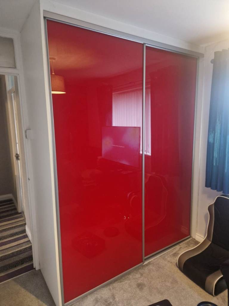 Modern Red Gloss Sliding Wardrobe Doors with Frame