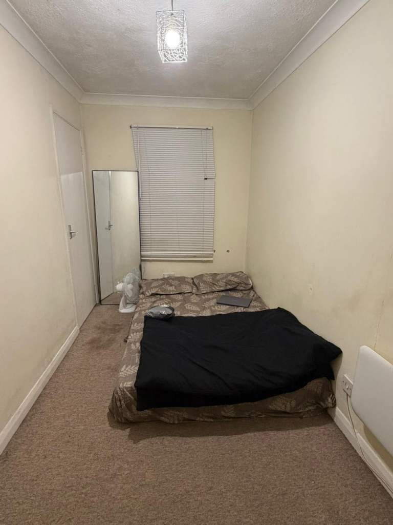 One single bed room