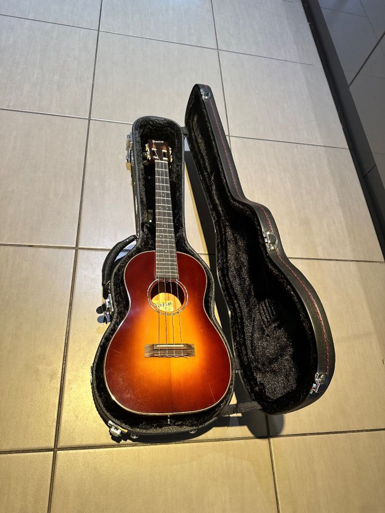 Pono Baritone Ukulele MBSH(S) SB PC