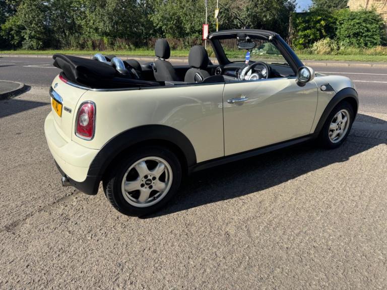 2010 MINI Convertible 1.6 Cooper Euro 4 2dr CONVERTIBLE Petrol Manual