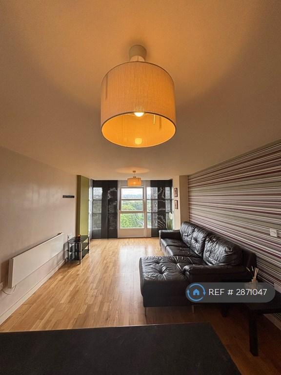 2 bedroom flat in Spindletree Avenue, Manchester, M9 (2 bed) (#2871047)