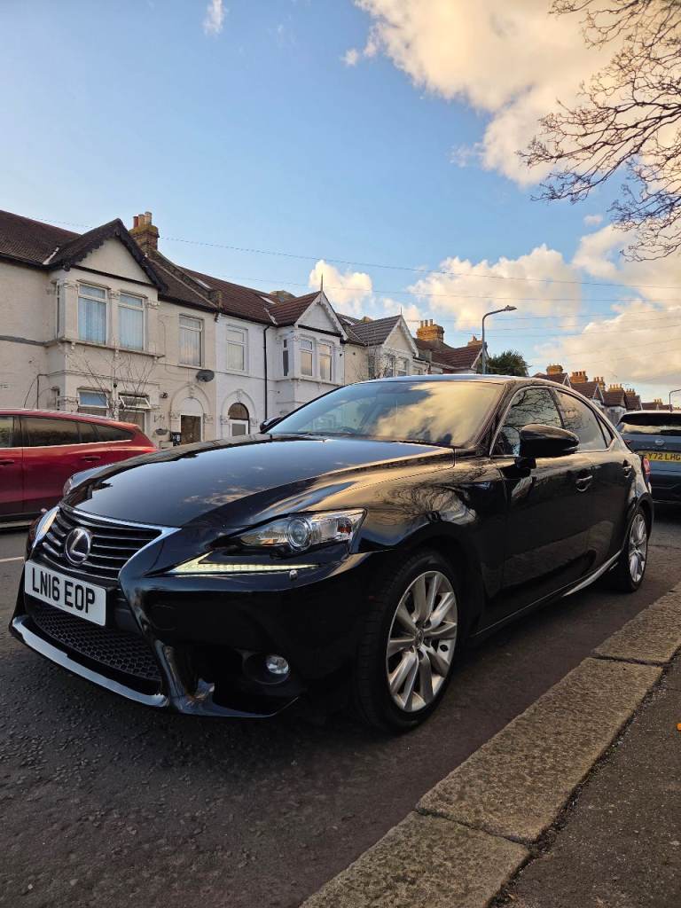 Lexus IS 300h Advance CVT heated/cooling seats