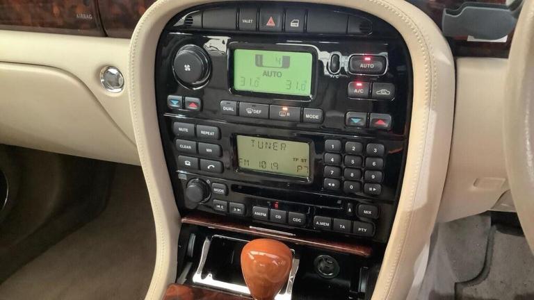 JAGUAR XJ 3.0 XJ6 4dr 2004