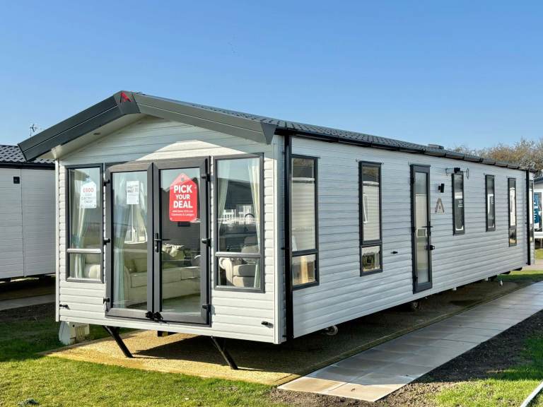 STATIC CARAVAN FOR SALE AT BROADLAND SANDS HOLIDAY PARK - 11.5 MONTH OWNER SEASON!