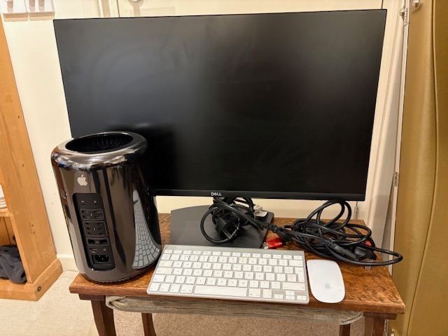 image for Apple Mac Pro Late 2013 - complete setup