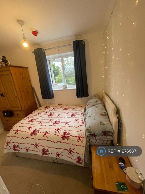 1 bedroom in Landon Court, Gosport, PO12 (#2786871)