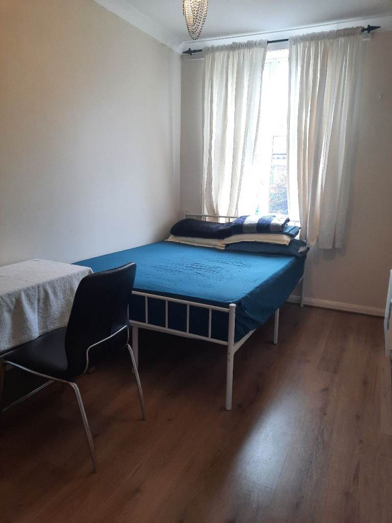 Double Room to rent, 750 per month (bills included)