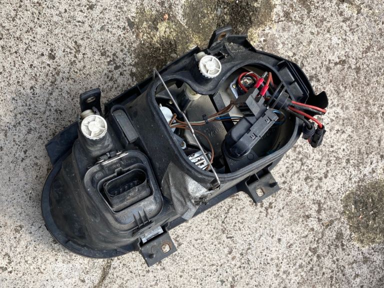 VW Volkswagen MK4 Golf GTi Valeo O/S N/S Pair Front Headlights HID